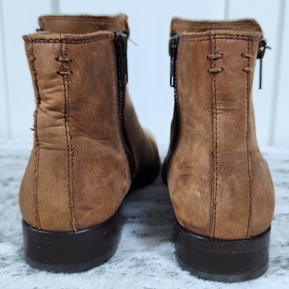 FRYE "Carly Chelsea" Cognac Double Zip Leather Ankle Bootie | Women's Size 6B - Picture 5 of 13